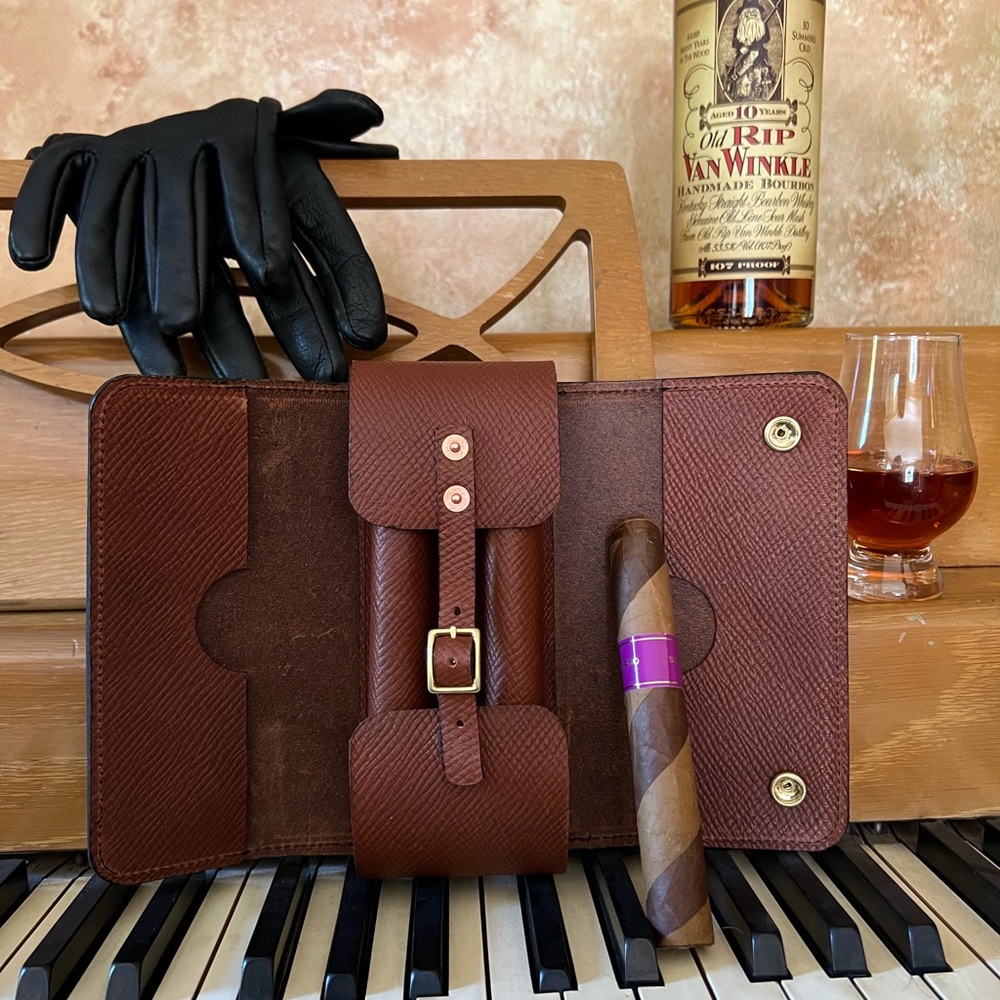 Handmade brown Horween leather cigar case
